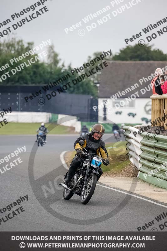 Vintage motorcycle club;eventdigitalimages;mallory park;mallory park trackday photographs;no limits trackdays;peter wileman photography;trackday digital images;trackday photos;vmcc festival 1000 bikes photographs